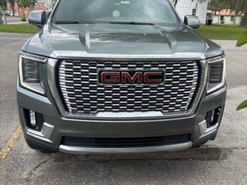 Used 2024 GMC Yukon XL Denali w/ Advanced Technology Package AWD/4WD image 2