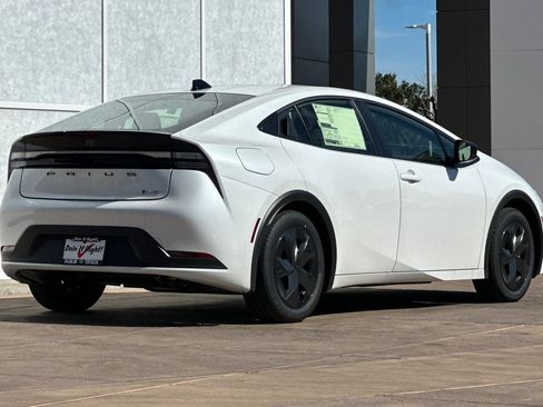New 2026 Toyota Prius Plug-In Hybrid image 4