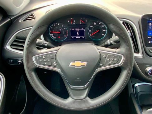 Used 2023 Chevrolet Malibu LT image 39