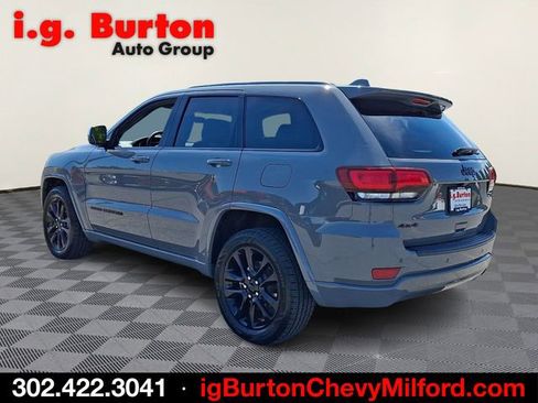 Used 2021 Jeep Grand Cherokee Laredo X AWD/4WD image 4