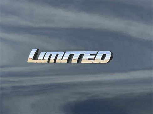 Used 2018 Toyota 4Runner Limited image 9