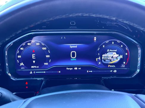 Used 2024 Chevrolet Silverado 2500 ZR2 w/ Technology Package image 31