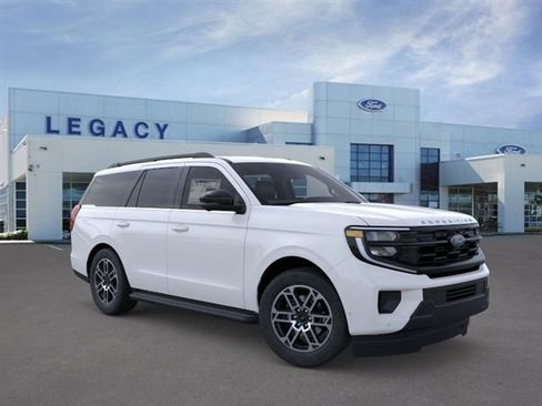 New 2026 Ford Expedition Active RWD image 7