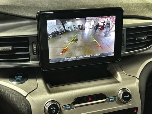 Used 2022 Ford Explorer XLT w/ Equipment Group 202A image 20