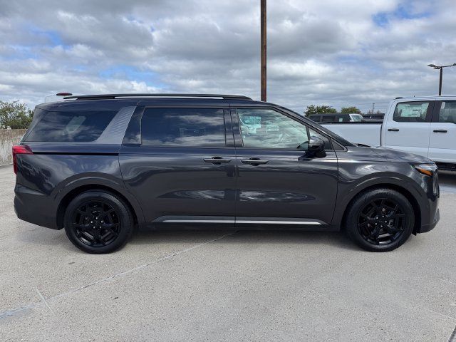 Used 2025 Kia Carnival SX w/ SX Dark Edition Package FWD image 4