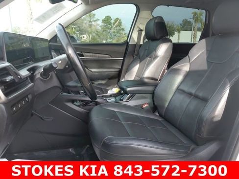 Used 2023 Kia Telluride EX w/ EX Captain's Chair Package image 22