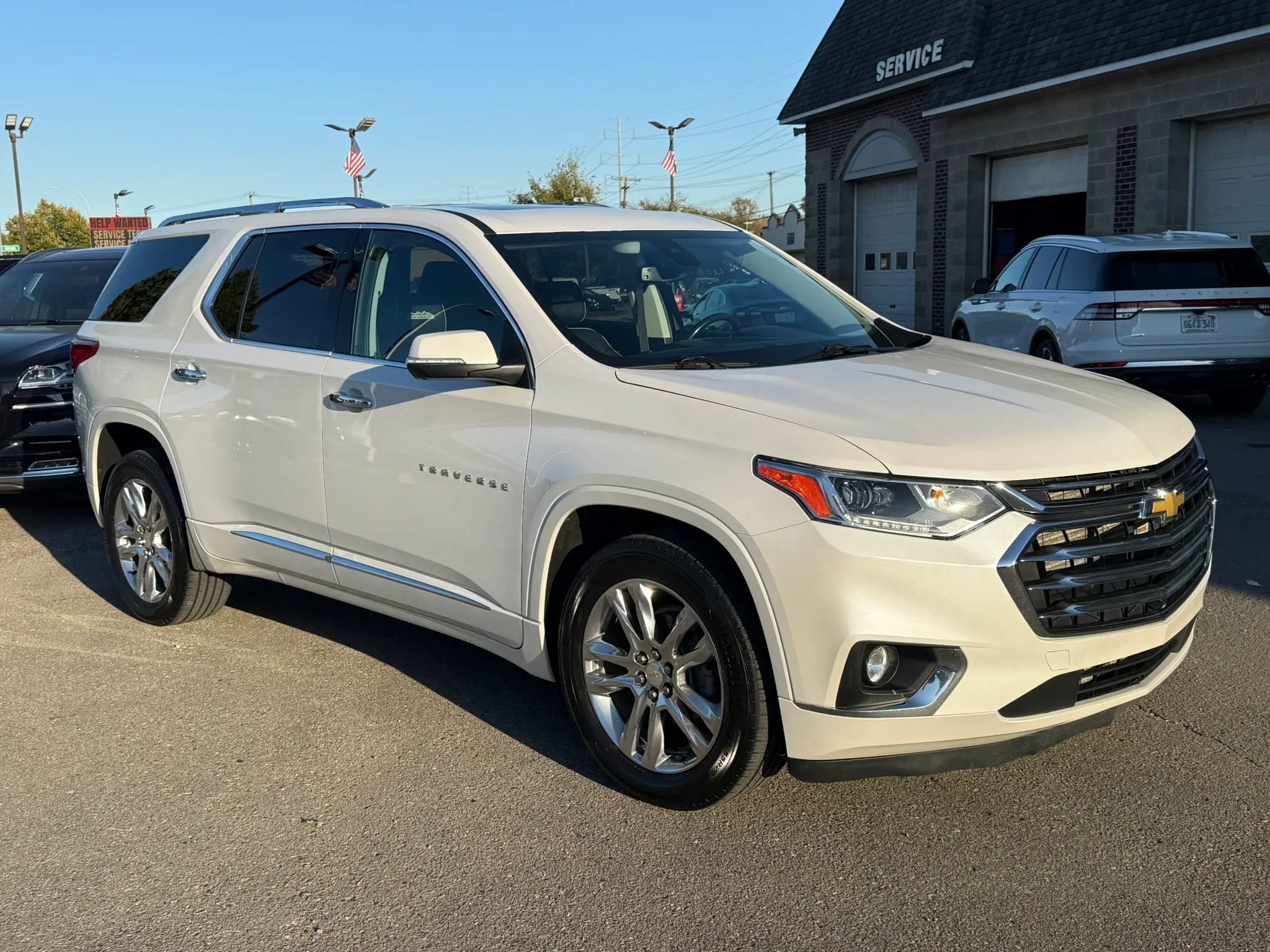 Used 2021 Chevrolet Traverse High Country w/ LPO, Cargo Package AWD/4WD image 3