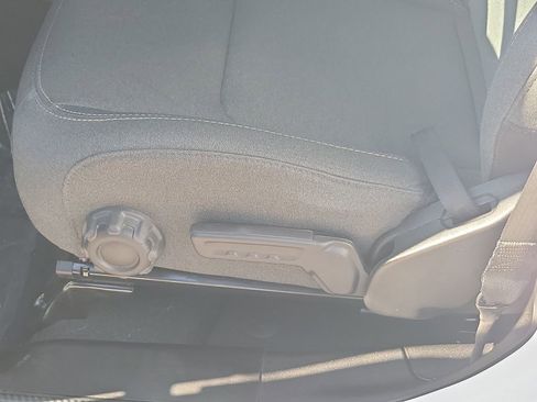 Used 2024 Jeep Wrangler Willys image 12