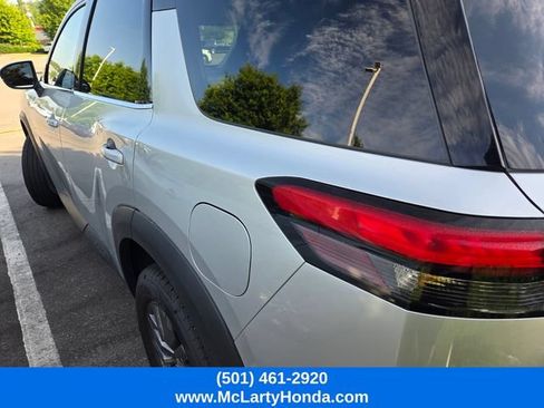 Used 2025 Nissan Pathfinder SV AWD/4WD image 8