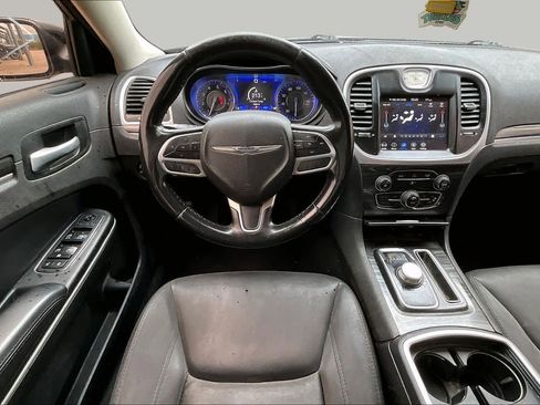 Used 2020 Chrysler 300 Touring w/ Sport Appearance Package RWD image 6