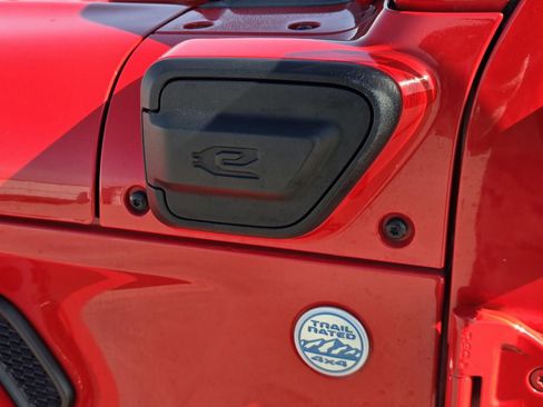 Used 2022 Jeep Wrangler Unlimited Sahara image 31