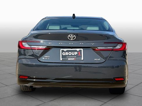 Used 2025 Toyota Camry XLE AWD/4WD image 5