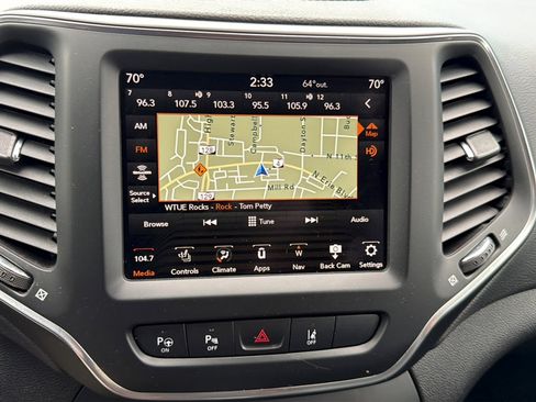 Used 2023 Jeep Cherokee Altitude Lux AWD/4WD image 18