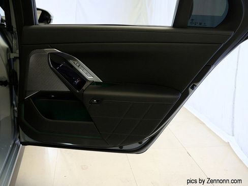 Certified 2024 BMW 760i xDrive w/ Premium Package 2 image 34