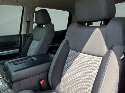 Used 2021 Toyota Tundra SR5 AWD/4WD image 14
