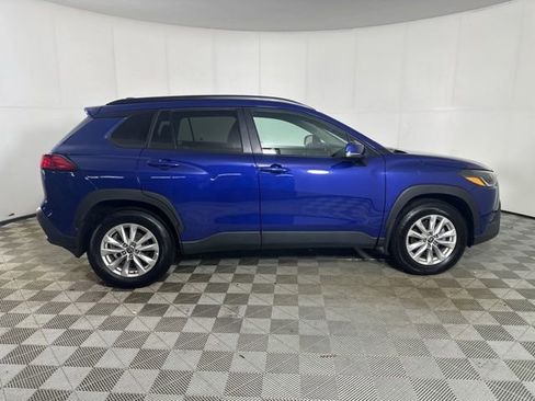 Used 2023 Toyota Corolla Cross LE w/ Moonroof Package AWD/4WD image 8