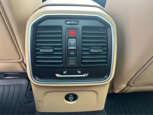 Used 2018 Porsche Macan image 22