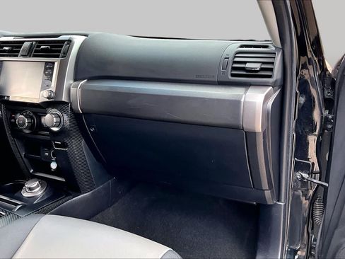 Used 2020 Toyota 4Runner SR5 Premium AWD/4WD image 19