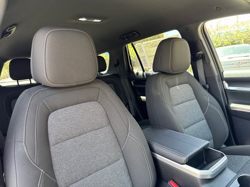 Used 2026 GMC Terrain Elevation w/ Black Edition AWD/4WD image 16