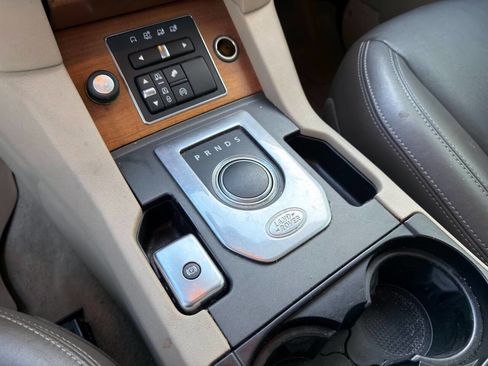 Used 2015 Land Rover LR4 HSE LUX image 19