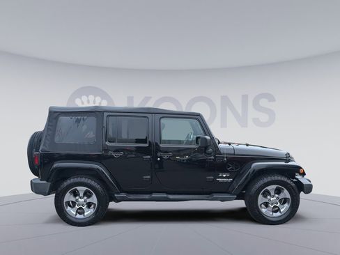 Used 2016 Jeep Wrangler Unlimited Sahara w/ Connectivity Group image 8