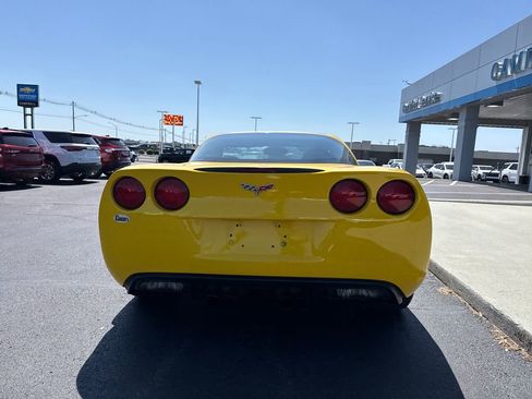Used 2005 Chevrolet Corvette Coupe RWD image 4