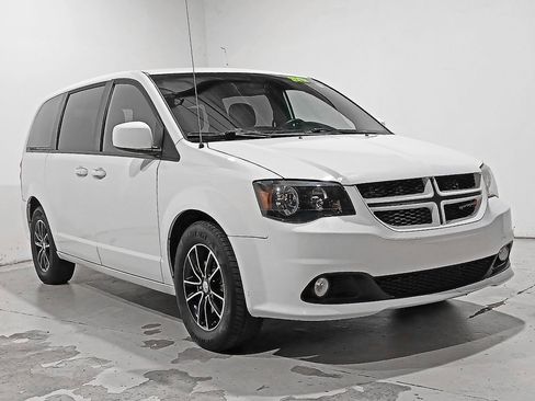 Used 2019 Dodge Grand Caravan GT FWD image 2