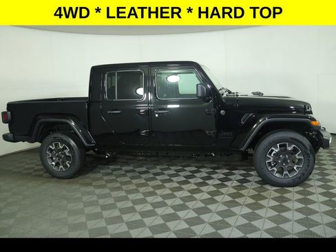 New 2026 Jeep Gladiator Sport AWD/4WD image 2