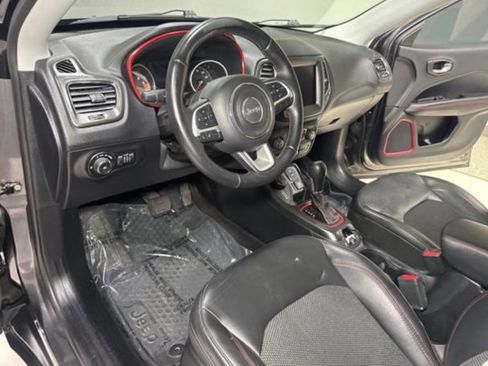 Used 2018 Jeep Compass Trailhawk w/ Navigation Group AWD/4WD image 12