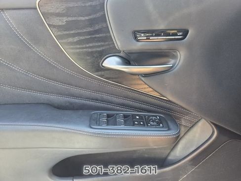 Used 2021 Lexus LS 500 w/ Accessory Package (Z2) RWD image 27