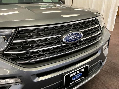 Used 2022 Ford Explorer XLT w/ Equipment Group 202A AWD/4WD image 30