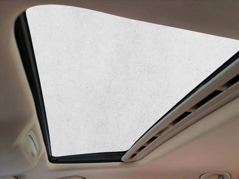 Used 2018 Volkswagen Passat 2.0T SE image 16