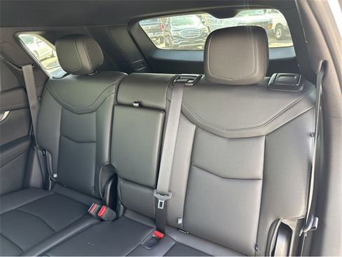 New 2025 Cadillac XT5 Luxury image 9