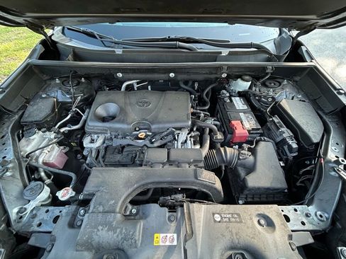 Used 2020 Toyota RAV4 XLE FWD image 11