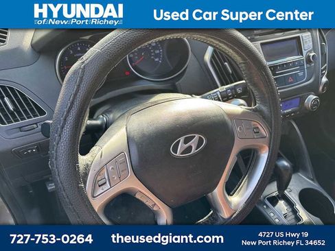 Used 2011 Hyundai Tucson Limited image 11