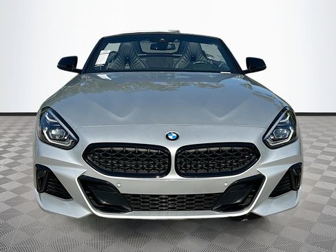 Used 2022 BMW Z4 M40i w/ Premium Package image 2