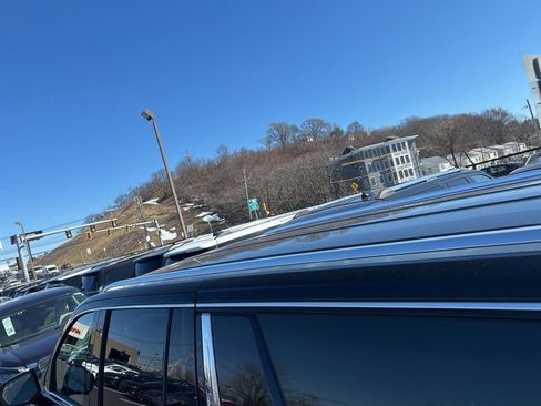 Used 2025 GMC Yukon XL Denali image 6