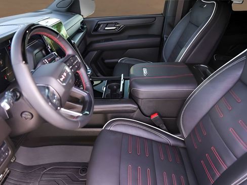 Used 2025 GMC Yukon AT4 Ultimate AWD/4WD image 12