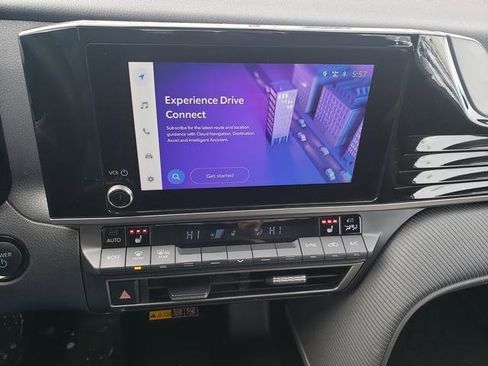 Used 2025 Toyota Camry SE image 15