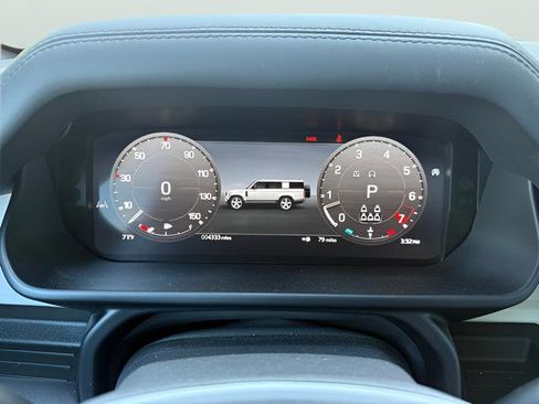 Certified 2025 Land Rover Defender 130 X-Dynamic SE image 21