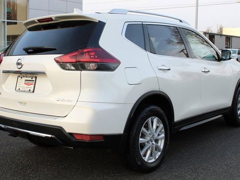Used 2018 Nissan Rogue SV image 6