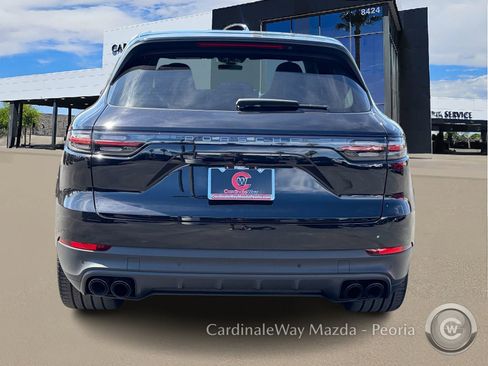 Used 2022 Porsche Cayenne S Platinum AWD/4WD image 6