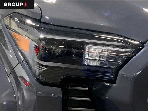 Certified 2025 Toyota Tacoma TRD Sport AWD/4WD image 28