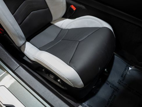 Used 2024 Chevrolet Corvette Z06 w/ Z07 Performance Package image 44