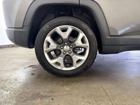 Used 2018 Jeep Compass Limited w/ Navigation Group AWD/4WD image 11