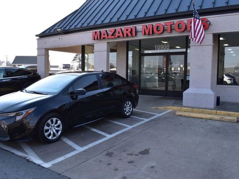 Used 2024 Toyota Corolla LE FWD image 9