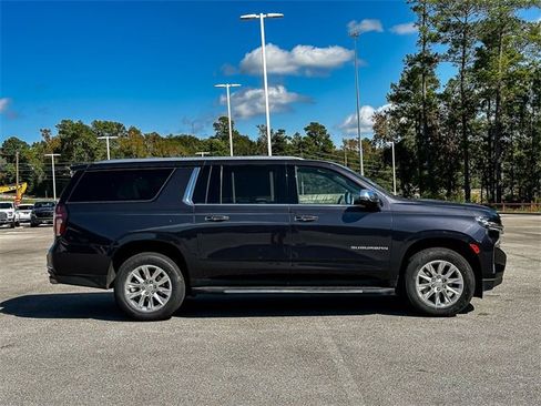 Used 2024 Chevrolet Suburban Premier image 9