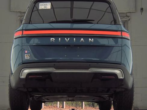 Used 2023 Rivian R1S Adventure AWD/4WD image 3