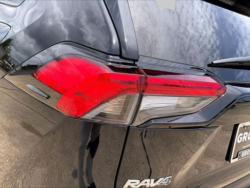 Used 2025 Toyota RAV4 XLE AWD/4WD image 27