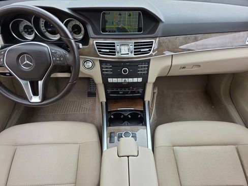 Used 2016 Mercedes-Benz E 350 4MATIC Sedan image 10